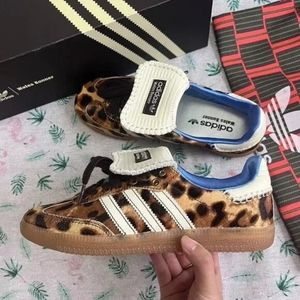 Meet your Posher, Byron